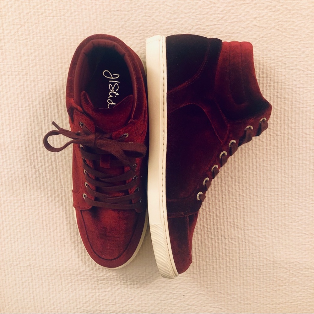 NWT J/Slides NYC Velvet Sneakers
